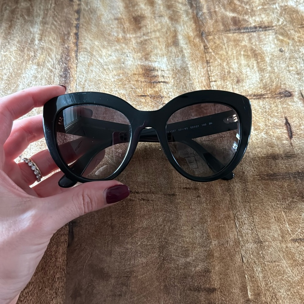dolce & gabbana cat eye sunglasses - black